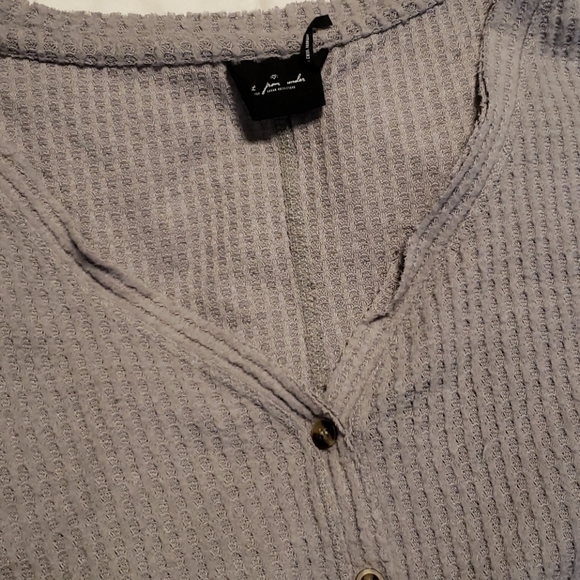 Gray urban outfitters over sized tie front thermal - Picture 5 of 5